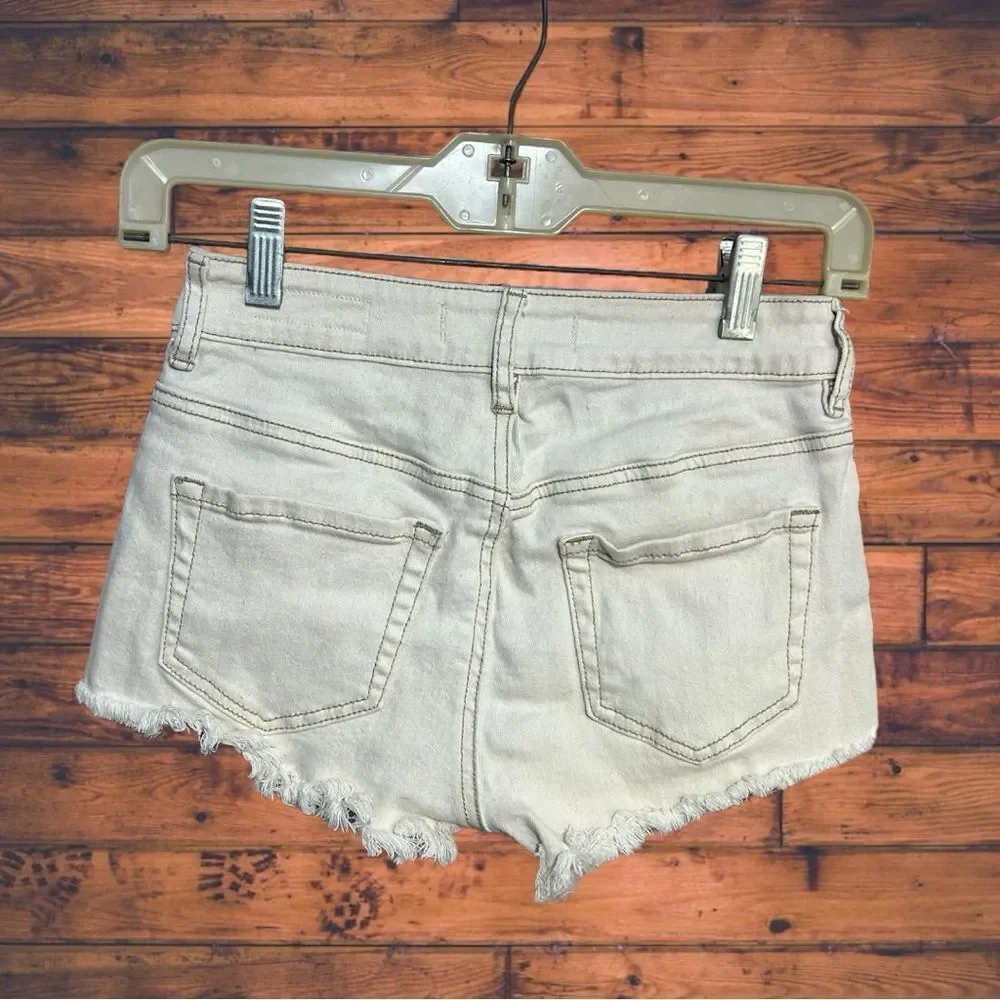 5 for $25🔥Bullhead Denim Co. Embroidered White Cut‎ Off High Rise Shorts Size 1